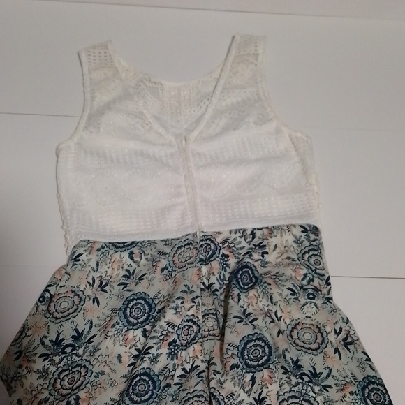 Maurices white and green dress. Crochet top flowy  bottom. Fully lined. Size 3/4 - Picture 4 of 5